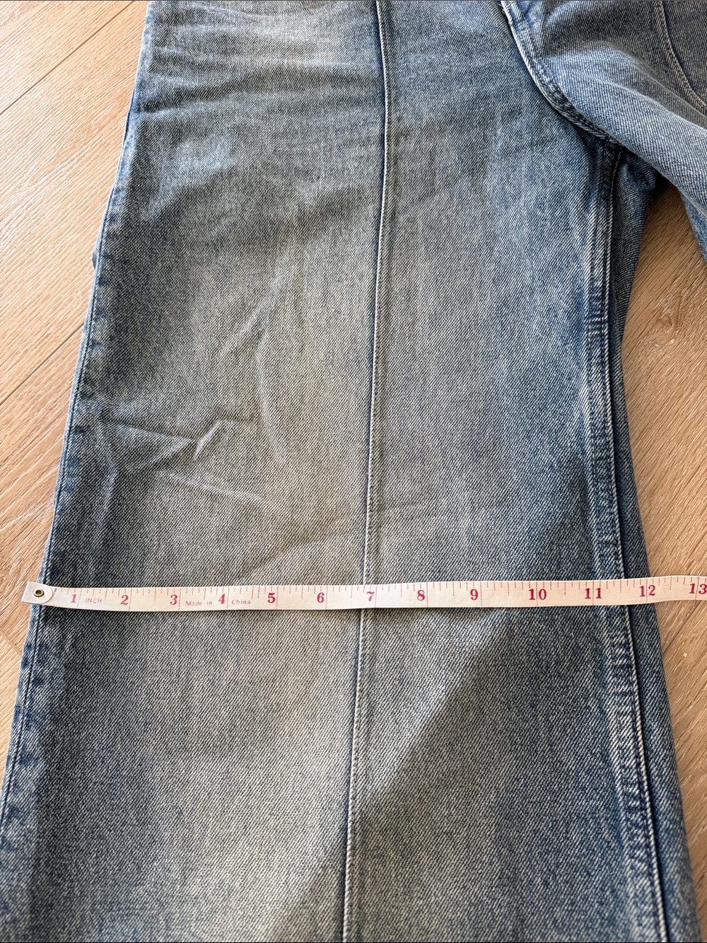 Cotton On Men Super Baggy Wide-Leg Jeans in Faded Blue Wash - Picture 7 of 10